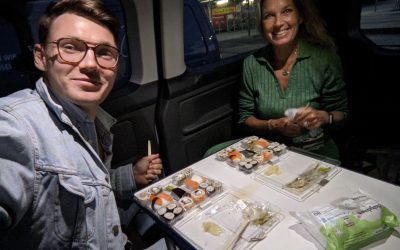 15 Minuten Radio Interview mit Sushi im Kofferraum